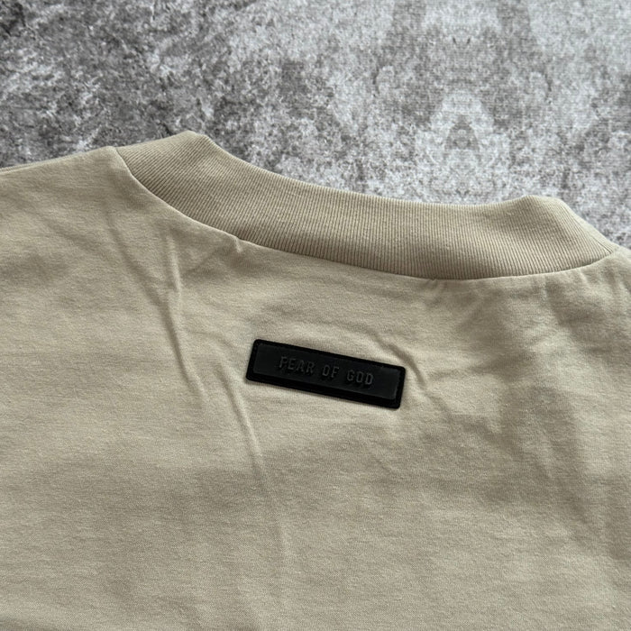 Remera Essentials FW23 "small logo" - Silver cloud