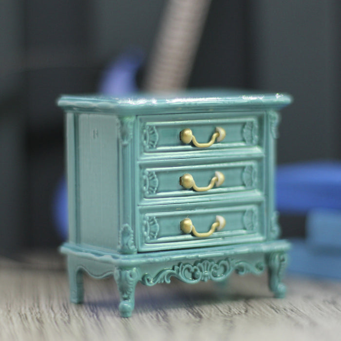 Chest of Drawers with opening Drawers in situ