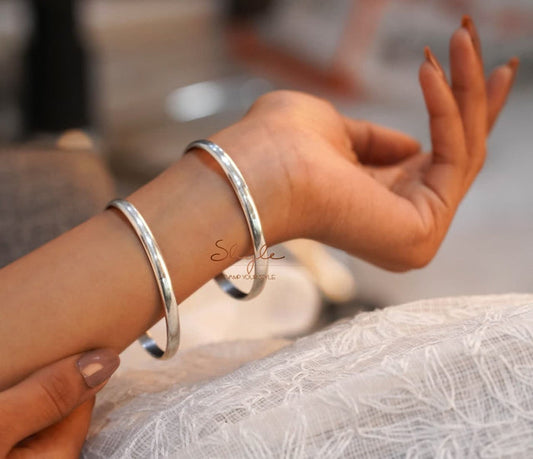 Adya Fine Everyday Bangle