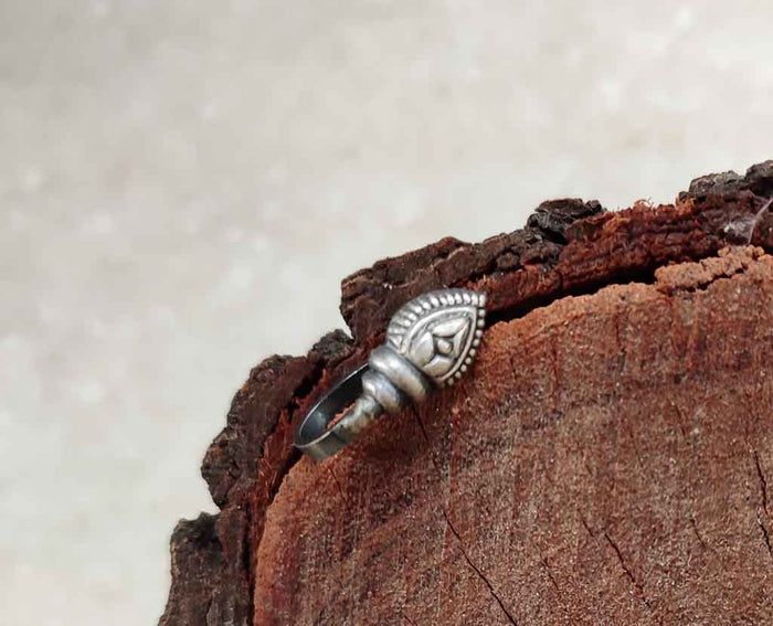 Adya Quirky Clip On
