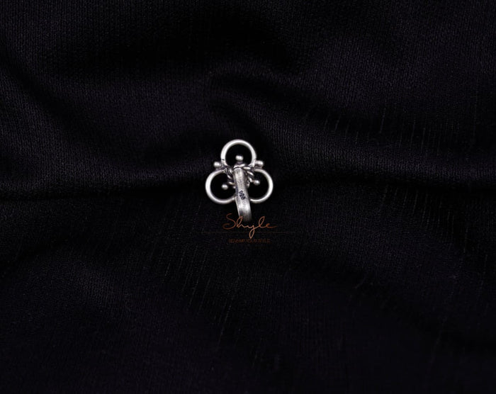 Adya Quirky Clip On