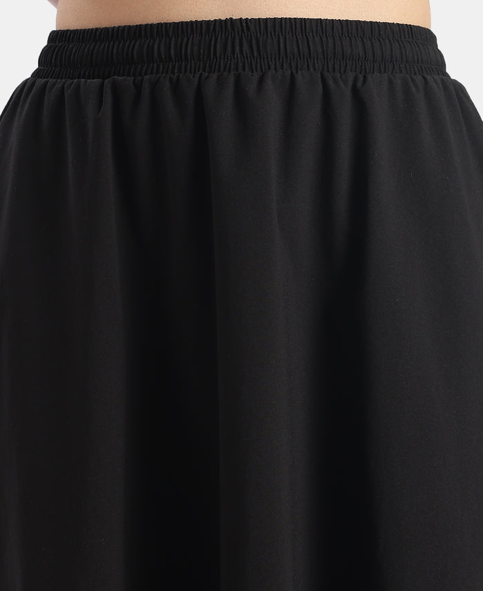 Microfiber Fabric Skirt with Side Pockets - Black