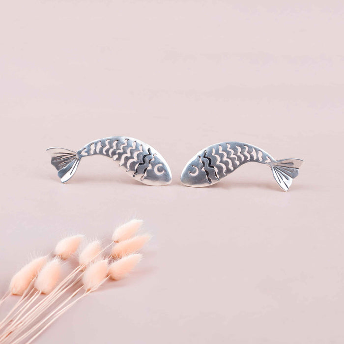 Mizoya Matsya Auspicious Timeless Earcuff