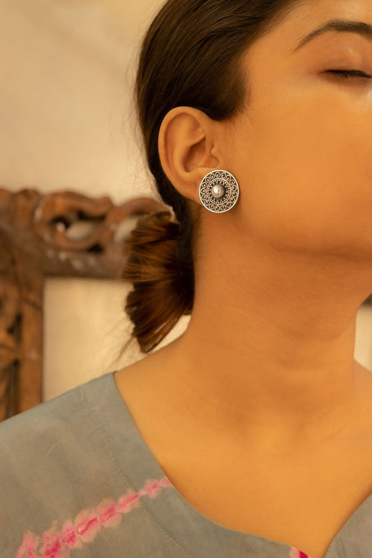 Moh Versatile Intricate Pearl Stud Earring